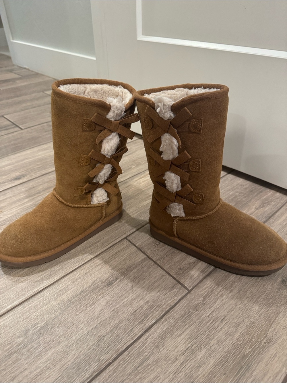 Koolaburra Kids Chestnut Suede Lace-Back Faux Fur Boots